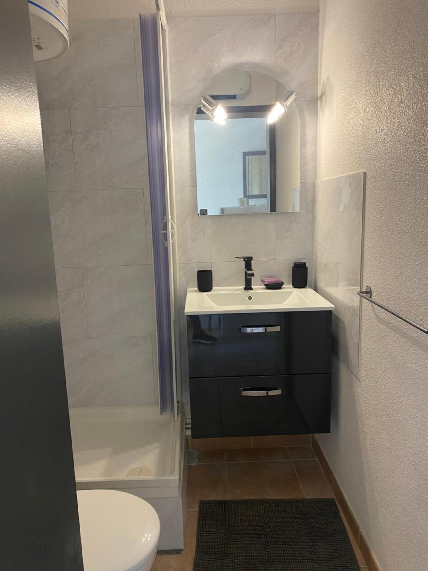 לה ברקרה Appartement En Bord D'Etang מראה חיצוני תמונה